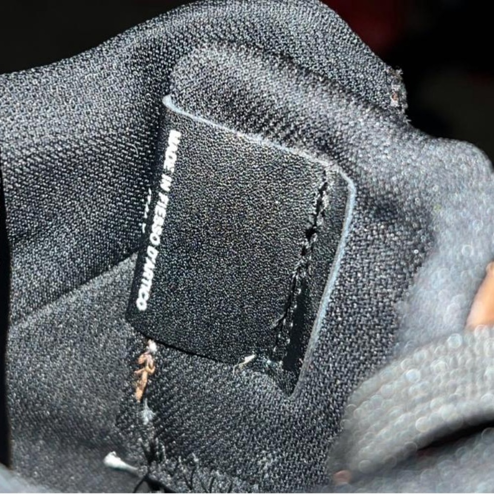 Louis Vuitton Black Fabric Detail - Picture 2 of 5